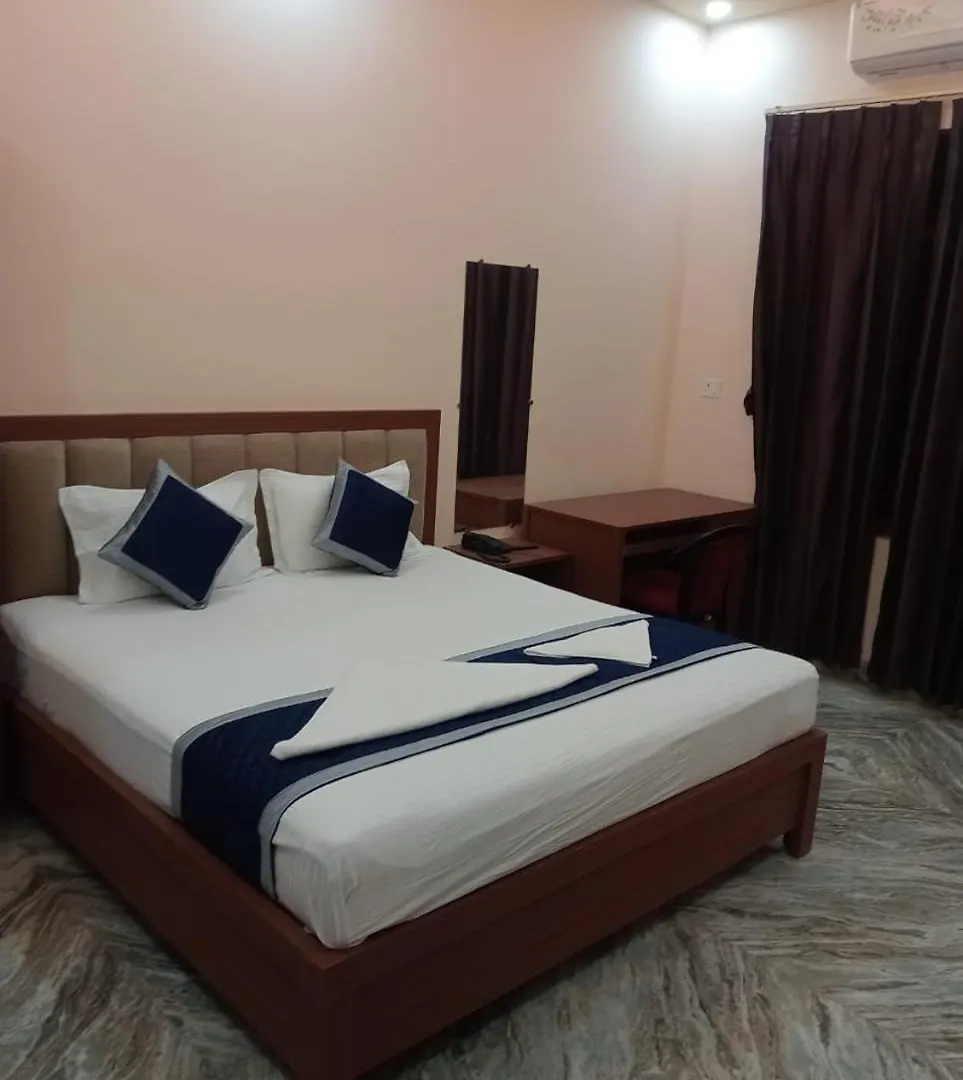 ****  Varanasi Group Of Hotels !! Top Rated & Most Awarded Property In Varanasi !! Indien