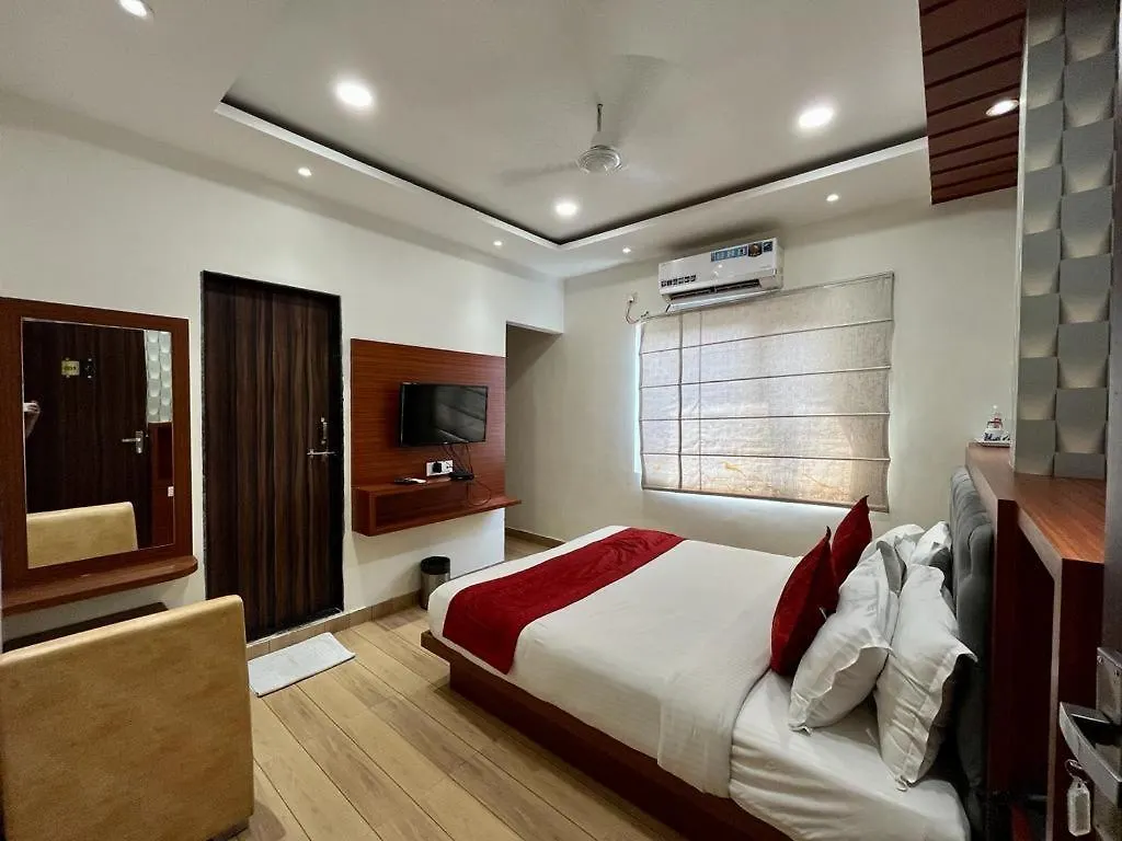 Varanasi Group Of Hotels !! Top Rated & Most Awarded Property In Varanasi !! Indien